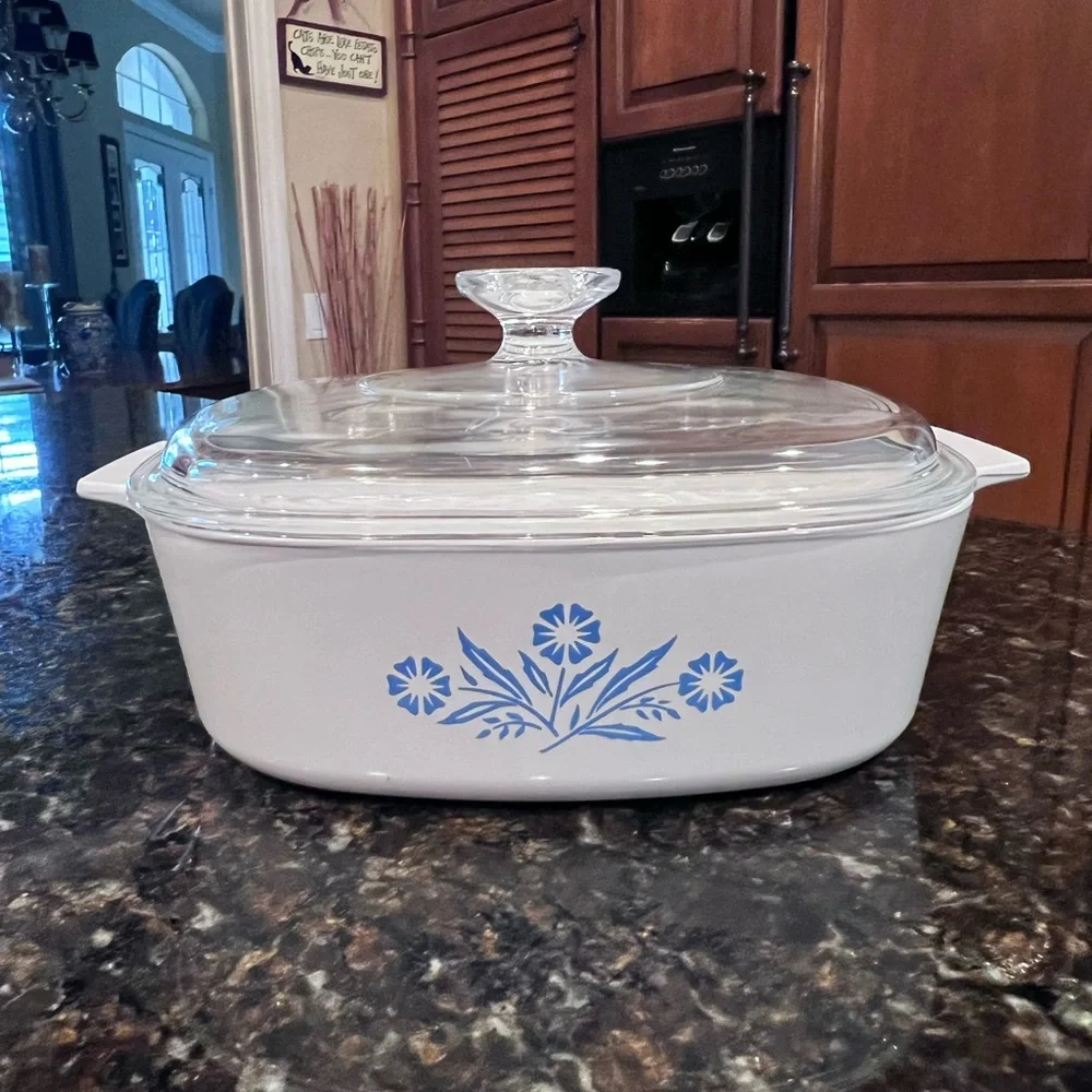 Vintage Corning Ware Blue Cornflower P-82-B 1.5 Pint Saucepan with Lid